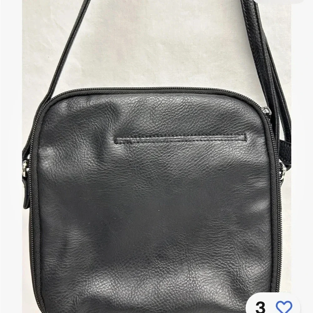 MultiSac black crossbody unisex in excellent pre-owned condition. Phone pocket +